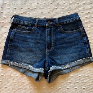 Hollister High Rise Jean Short. Size 5 / w27